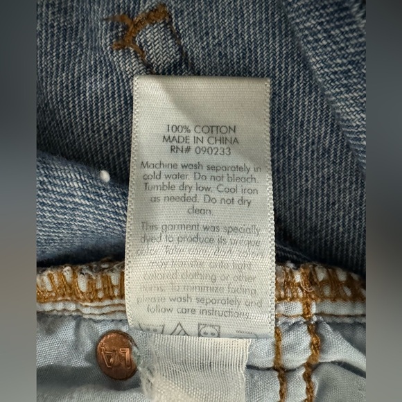 Bullhead Denim Mom Shorts Light Wash Juniors Size 7 - Picture 8 of 9